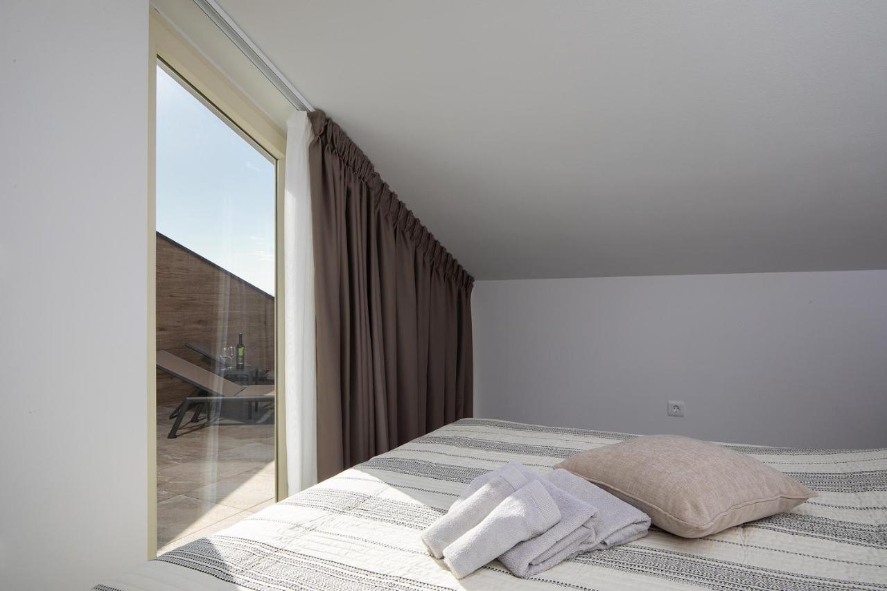 Apartman Damjan Pjescana Uvala Esterno foto